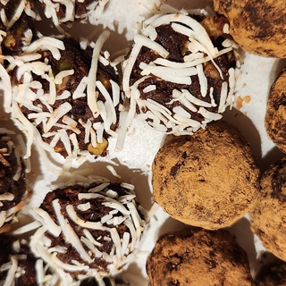 A picture of the No-Bake Brownie Bites recipe.